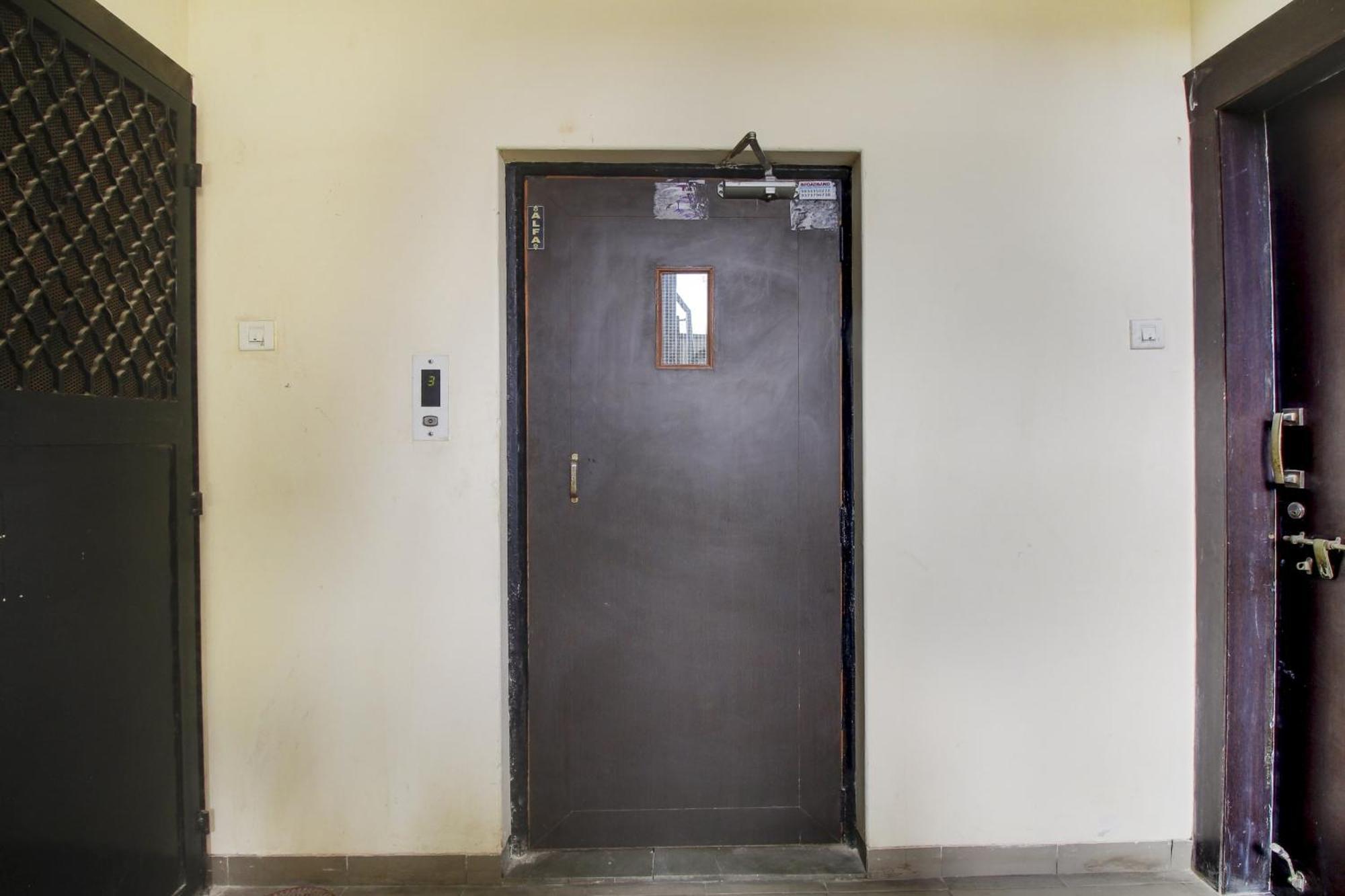 OYO 76128 Hotel Star Inn Pune Exterior foto